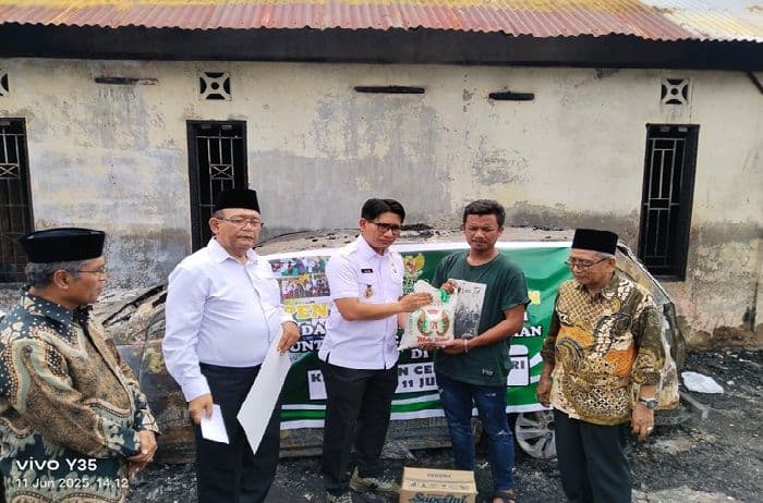 pemko_binjai_bantu_korban_kebakaran_gudang_kerupuk_di_cengkeh_turi