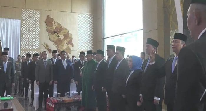 gubernur_sumut_melantik_sekda_dan_enam_kepala_opd_di_bandara_kualanamu_ini_daftar_lengkapnya