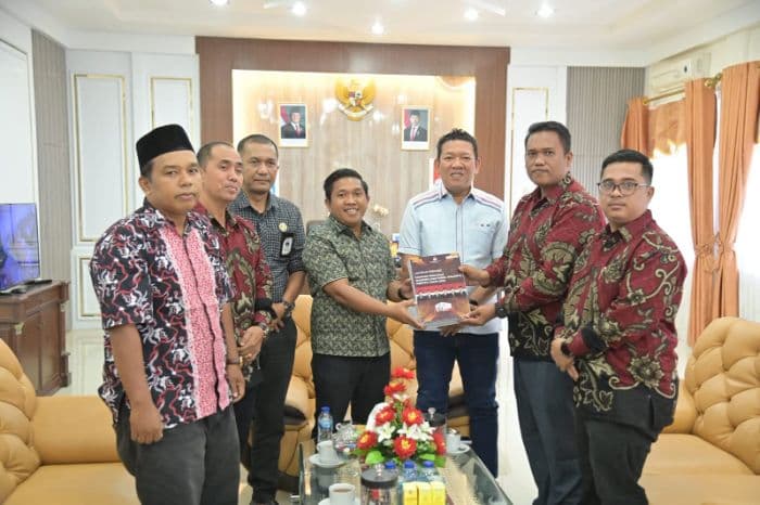 wali_kota_sibolga_terima_laporan_resmi_tahapan_pilkada_2024_dari_kpu