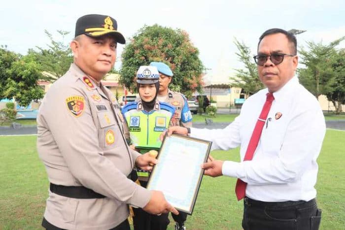 31_personel_polres_batu_bara_terima_penghargaan_atas_prestasi_ungkap_kasus_narkoba_dan_tindak_pidana
