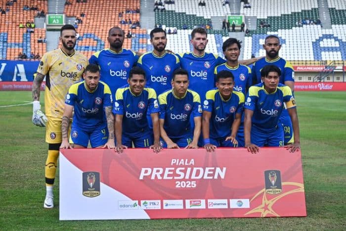 arema_fc_vs_psbs_biak_duel_pembuka_super_league_2025_di_hut_ke38_singo_edan