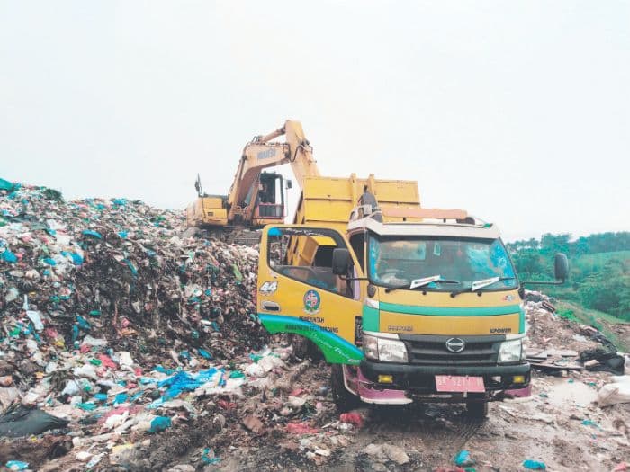 gunungan_sampah_mengancam_lingkungan_deli_serdang