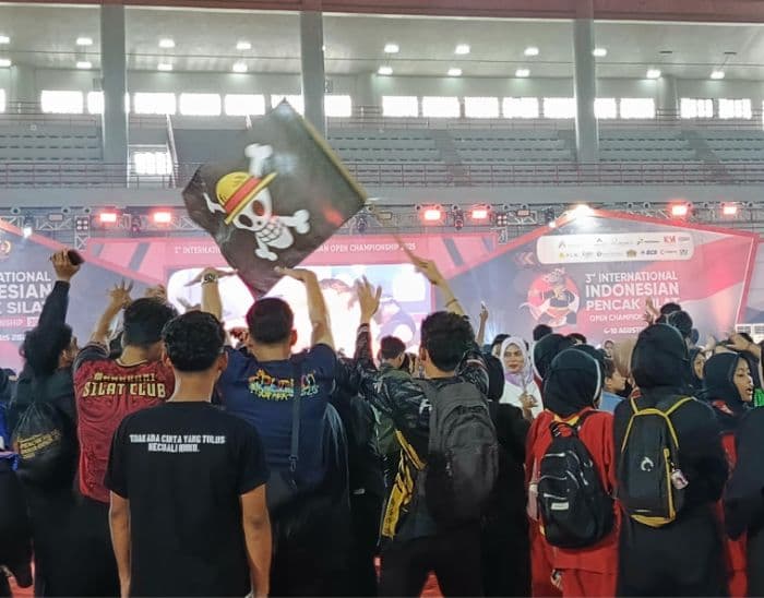 pengamat_sosial_bendera_one_piece_kurangi_hormat_pada_merah_putih