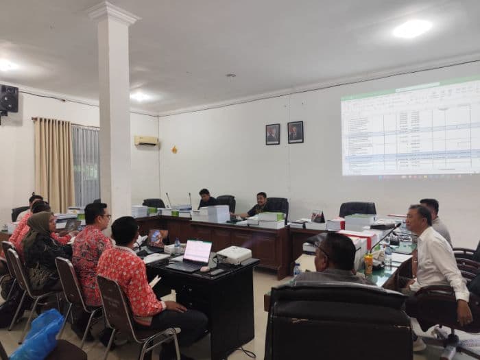 dprd_siantar_pertanyakan_anggaran_rp290_juta_untuk_renovasi_lobi_dan_cat_gedung_disdik