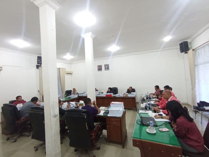 dprd_siantar_desak_hentikan_pembangunan_kantor_prioritaskan_pembongkaran_gedung_iv_pasar_horas