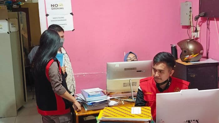 kejari_langkat_geledah_kantor_dinas_pendidikan
