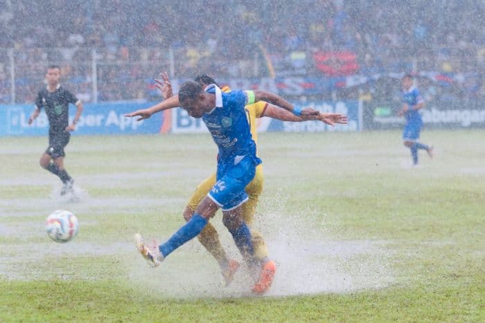 semen_padang_vs_psbs_biak_preview_head_to_head_dan_prediksi_liga_1_11_september_2025