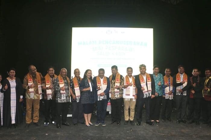 anggota_dpr_lamhot_sinaga_tahun_depan_pesparawi_nasional_akan_digelar_di_salib_kasih_taput