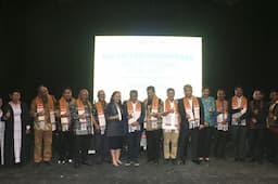 anggota_dpr_lamhot_sinaga_tahun_depan_pesparawi_nasional_akan_digelar_di_salib_kasih_taput