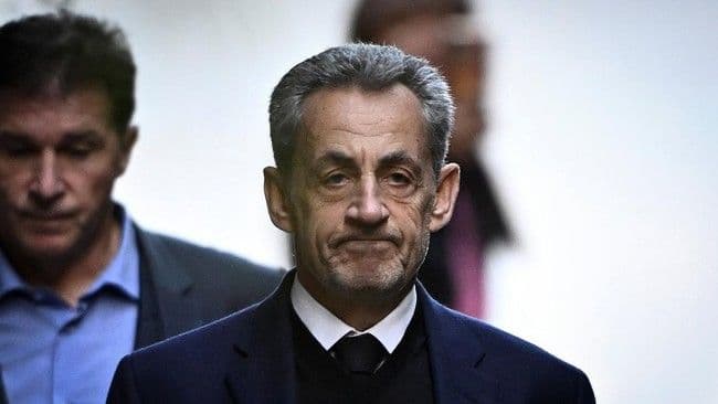 bebas_usai_20_hari_di_penjara_eks_presiden_prancis_sarkozy_tegaskan_akan_terus_perjuangkan_kebenaran