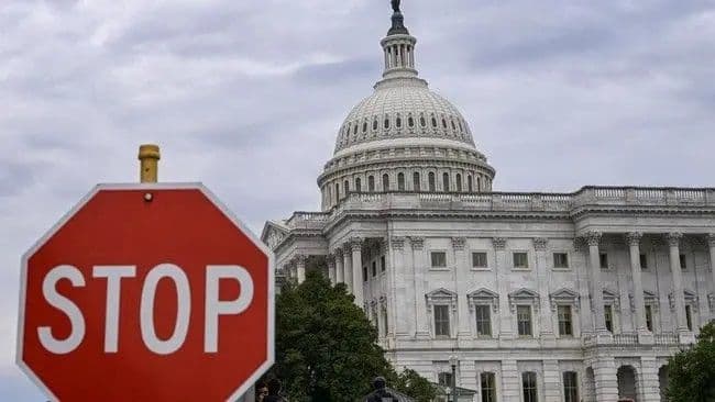 drama_41_hari_shutdown_as_senat_pecah_pemerintah_akhirnya_dibuka_kembali