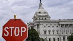 drama_41_hari_shutdown_as_senat_pecah_pemerintah_akhirnya_dibuka_kembali