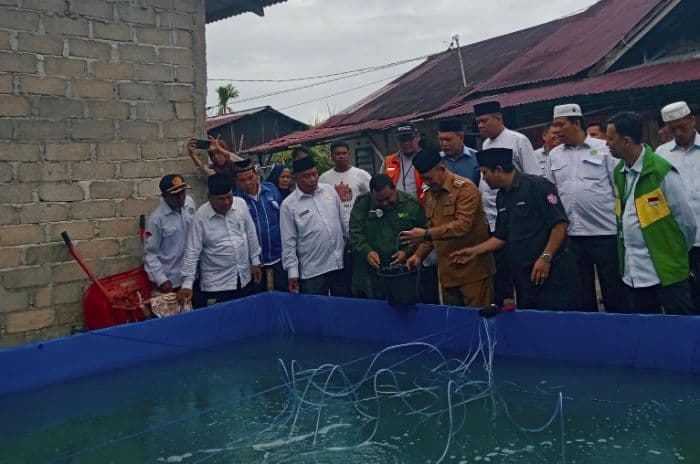 kemenag_tapteng_dan_foz_sumut_luncurkan_program_kampung_zakat_di_desa_sijagojago