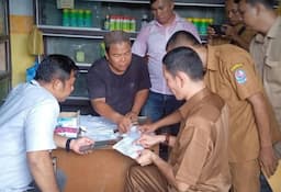kp3_deli_serdang_awasi_distribusi_pupuk_dan_pestisida_di_pagar_merbau