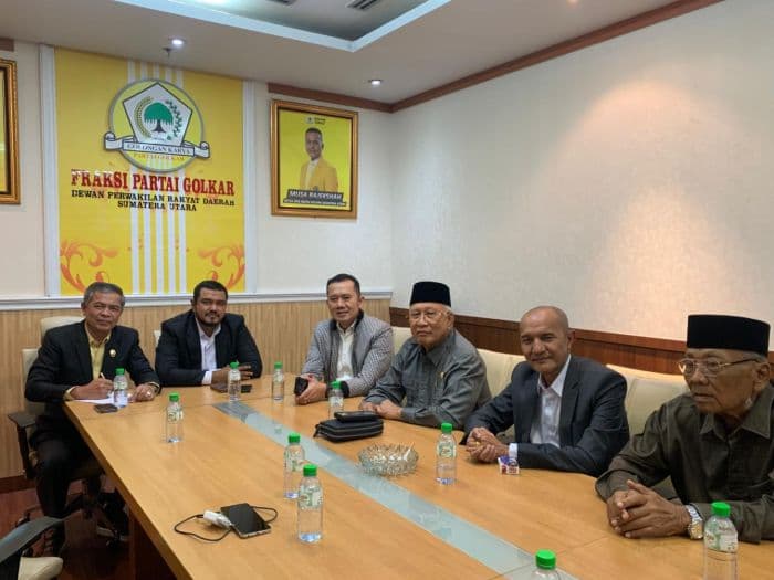 penganugerahan_gelar_pahlawan_soeharto_fraksi_golkar_dprd_sumut_kenang_sosok_presiden_kedua_ri