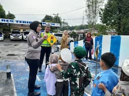 polisi_sahabat_anak_satlantas_tebing_tinggi_edukasi_paud_soal_lalu_lintas