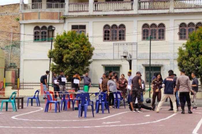 polres_samosir_rekonstruksi_kasus_pengeroyokan_tewaskan_jimmy_simbolon