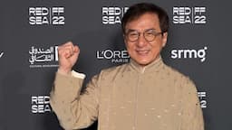 viral_kabar_kematian_jackie_chan_bikin_heboh_ini_faktanya