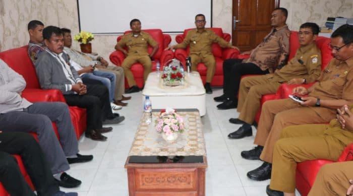 meski_berakhir_di_mk_tiga_kontestan_pilkada_toba_tetap_kompak_gelar_silaturahmi_