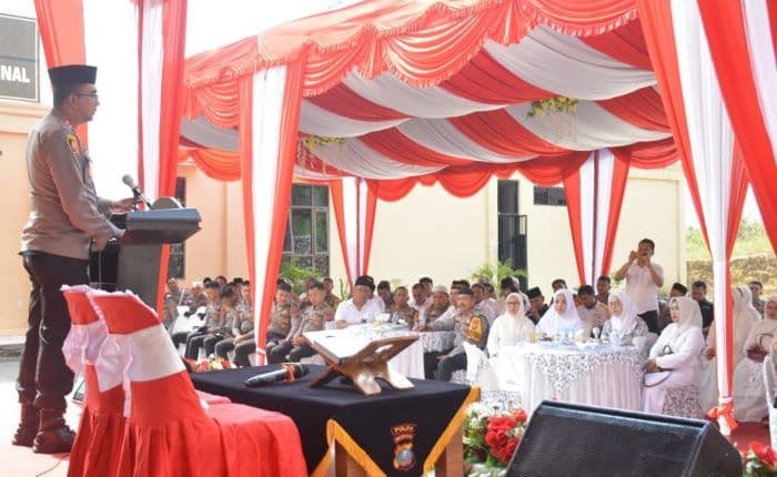polres_labusel_peringati_isra_mikraj_dengan_menyantuni_anak_yatim