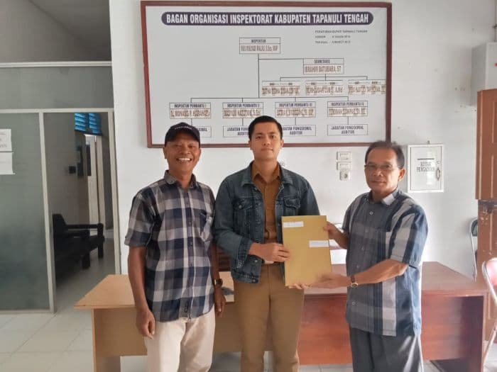 kades_sihapas_dilaporkan_atas_dugaan_korupsi_dana_desa_