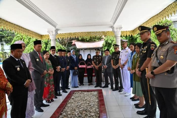 hari_jadi_sibolga_forkopimda_ziarah_ke_makam_raja_tuanku_dorong_hutagalung_