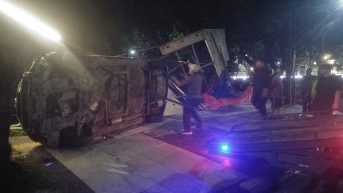 kecelakaan_di_jalan_sudirman_medan_saksi_tabrak_pagar_proyek
