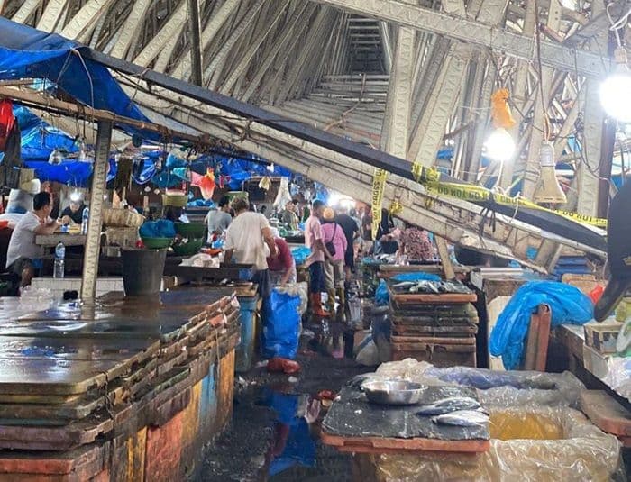 perbaikan_atap_pasar_ikan_dwikora_tunggu_rancangan_dinas_putr_siantar