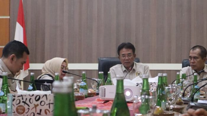 wakil_ketua_komisi_iv_dpr_barantin_jadi_garda_terdepan_jaga_kepentingan_nasional