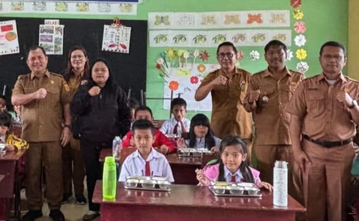 4935_pelajar_dairi_terima_asupan_bergizi_dari_program_mbg