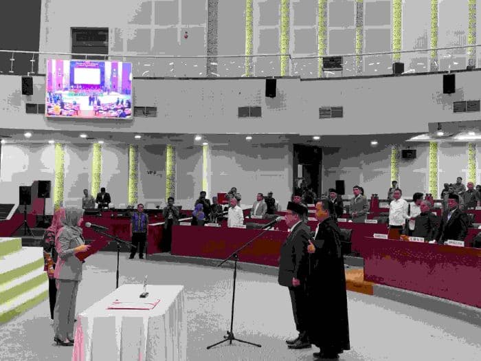 agustinus_zega_resmi_dilantik_jadi_anggota_dprd_sumut_gantikan_yustina_repi