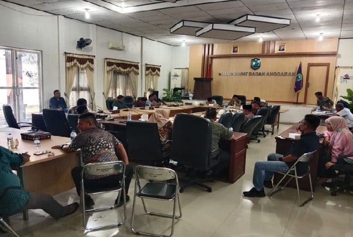 dprd_paluta_gelar_rdp_terkait_dugaan_pencemaran_lingkungan_oleh_pt_ssn