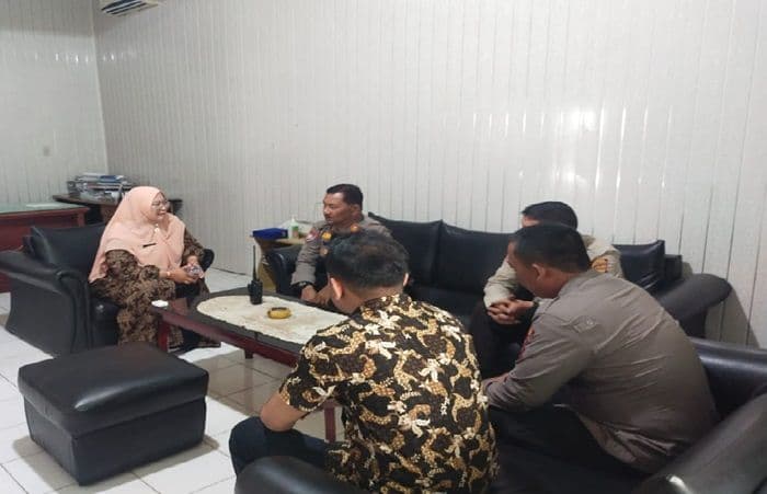 polres_tebing_tinggi_dan_kesbang_linmas_gelar_pelatihan_peningkatan_kapasitas_satkamling