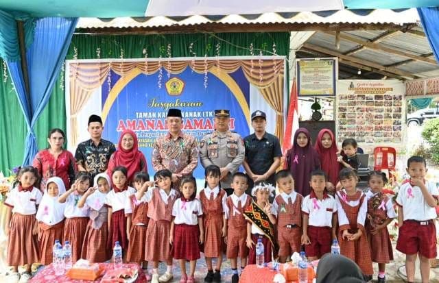 wakil_bupati_tapteng_apresiasi_pola_pendidikan_belajar_di_luar_ruangan
