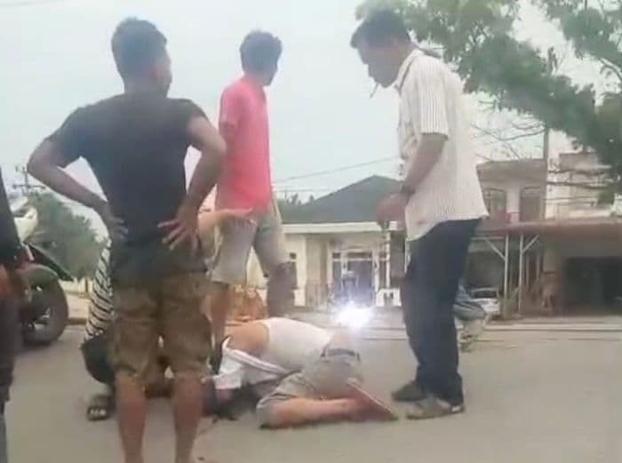 penarik_betor_di_batu_bara_disenggol_kereta_api_di_simpang_durian