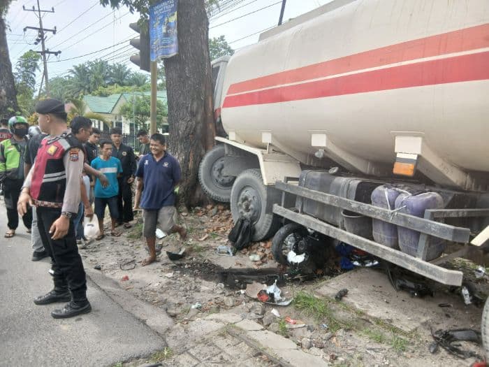 kecelakaan_maut_di_simalungun_polisi_tahan_sopir_truk_tangki
