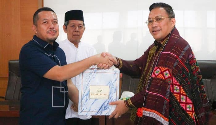 pemkab_paluta_gelar_perpisahan_untuk_kajari_hartam_editanto