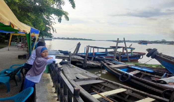 senja_di_tanjungbalai_waterfront_city_surga_gratis_menikmati_panorama_sungai_asahan