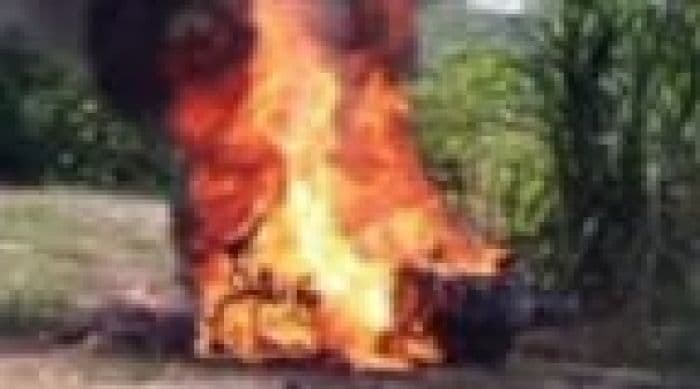 dua_pencuri_diamuk_massa_di_batang_kuis_motor_pelaku_dibakar