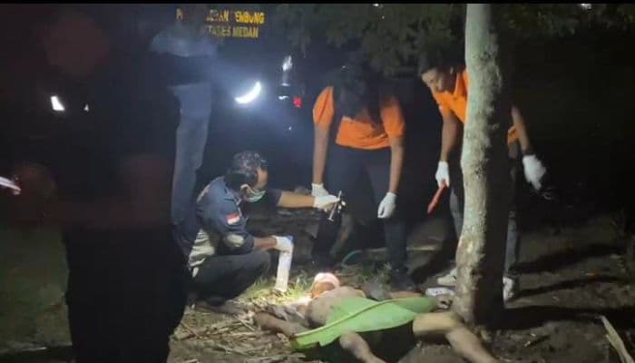 mayat_pria_ditemukan_di_pinggir_jalan_dekat_pemakaman_muslim_bandar_setia