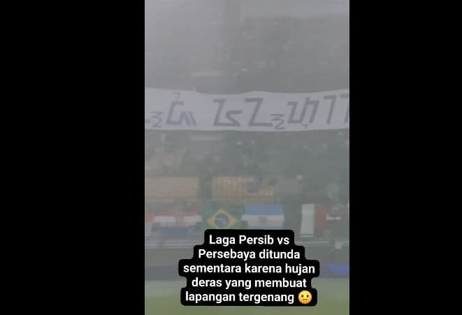 persib_bandung_vs_persebaya_ditangguhkan_akibat_hujan_deras_maung_bandung_masih_unggul_10