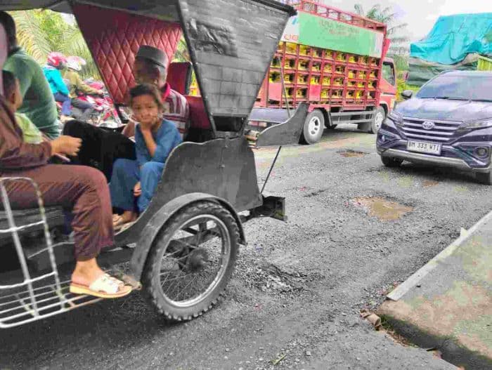 sebulan_dikeruk_jalan_jembatan_sei_gambus_batu_bara_belum_juga_dihotmix