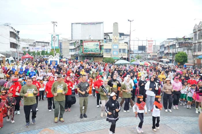 carnaval_dan_cfd_meriahkan_hut_ke80_pemkab_labuhanbatu_bunda_paud_ajak_wujudkan_generasi_emas_2045