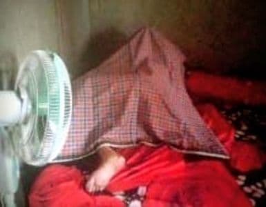 ernawati_ditemukan_meninggal_dunia_di_dalam_kamar_rumahnya_di_batu_bara
