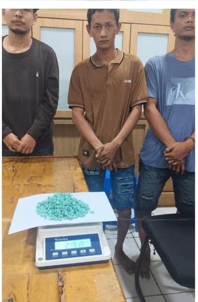 polrestabes_medan_tangkap_tiga_pengedar_ekstasi_sita_500_butir_dari_dua_lokasi