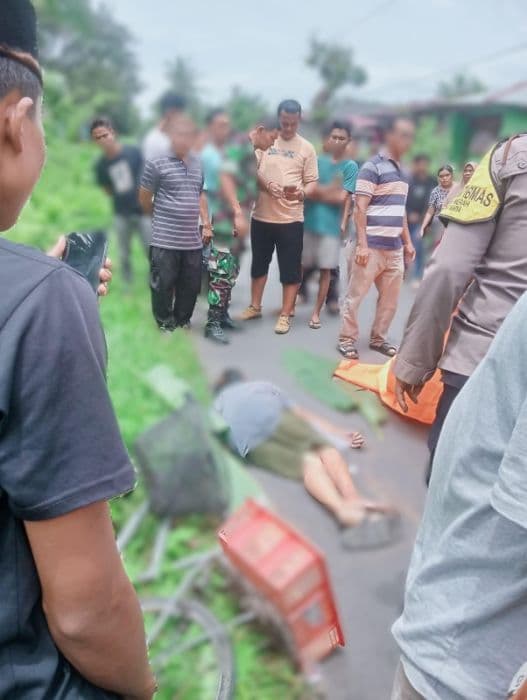 pria_tanpa_identitas_ditemukan_tewas_di_pinggir_jalan_gunung_sibayak_binjai_selatan