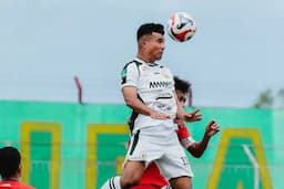 pss_sleman_vs_kendal_tornado_fc_gol_frederic_injai_bawa_super_elja_unggul_10_di_babak_pertama
