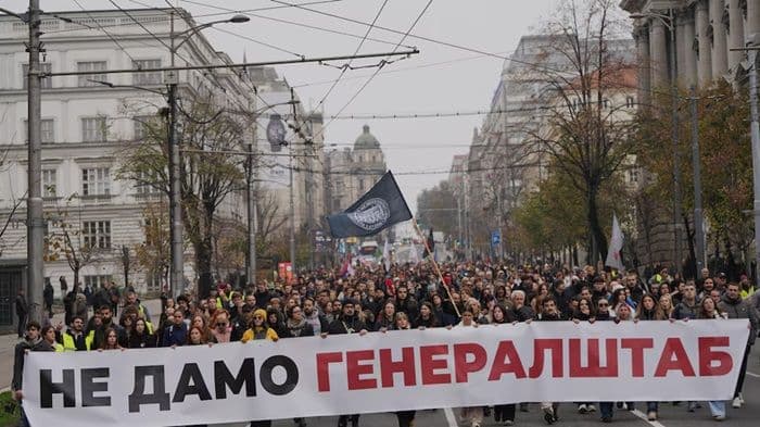 protes_besar_di_serbia_warga_bentuk_perisai_manusia_tolak_proyek_mewah_jared_kushner