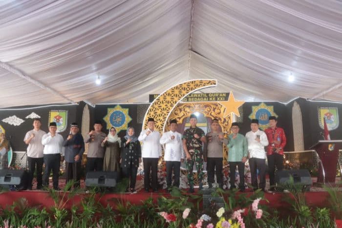 bupati_dan_wakil_bupati_sergai_buka_mtqh_kexxi_menyempurnakan_akhlak