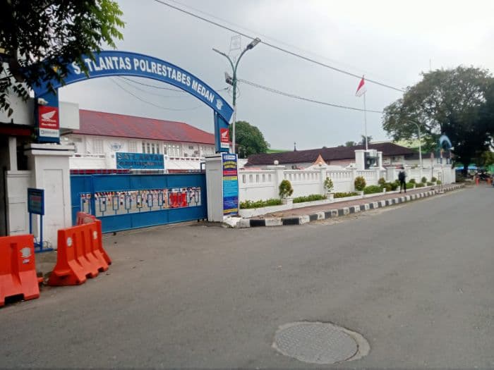 menjamurnya_calo_di_satlantas_medan_aparat_bungkam